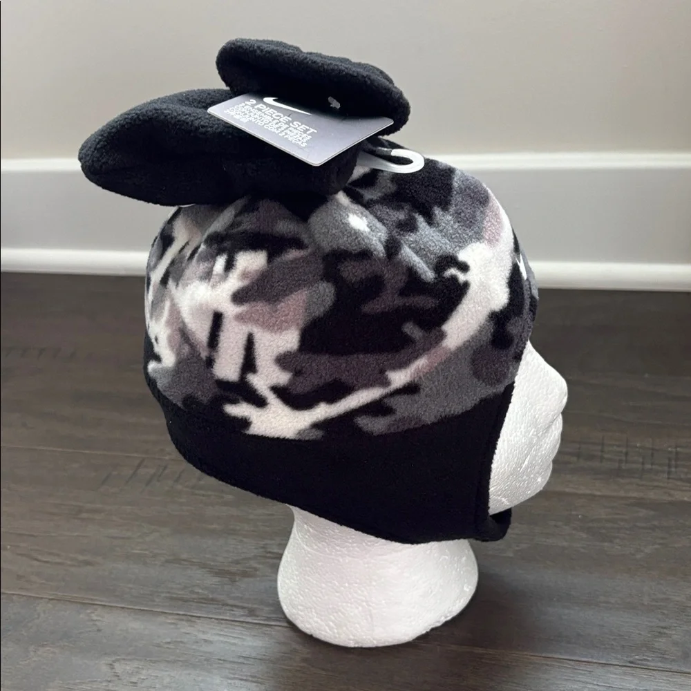 Nike 2 pc.Infant earflap fleece hat & mitten set,camo pattern,velcro chin,Swoosh